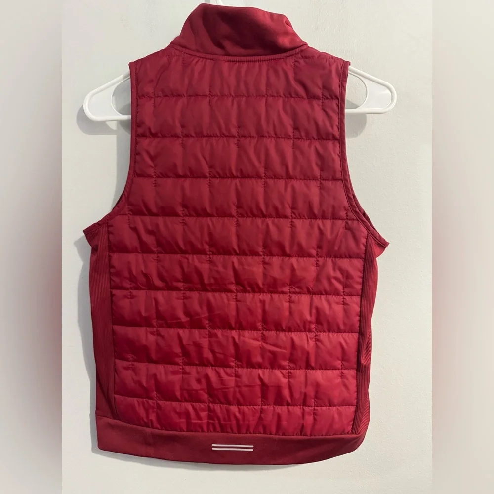 Nike Therma-FIT Synthetic Fill Running Vest Pomegranate Women’s Size Small
